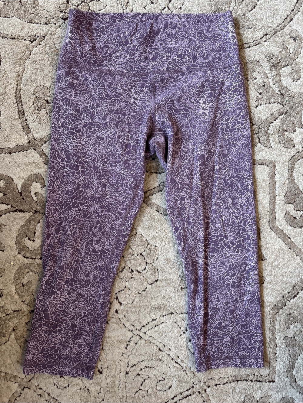 lululemon athletica Lavender Floral Capri Leggings
